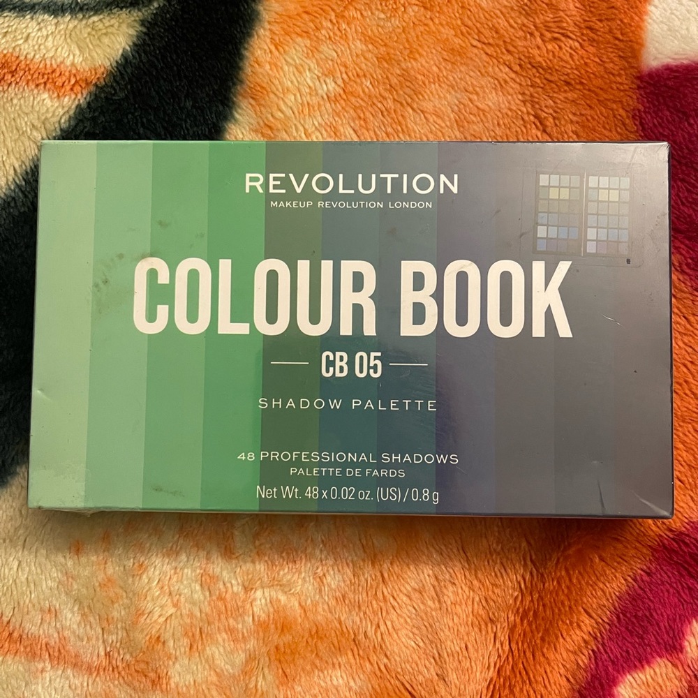 Makeup revolution colour book eyeshadow palette CB 05
